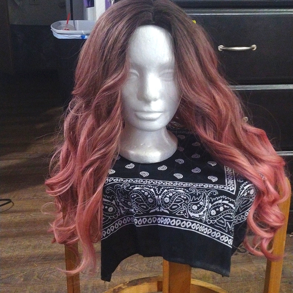 ✨26" Brn/pink Wig✨NWOT